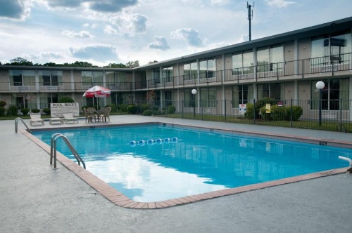 Old Hickory Inn image 13